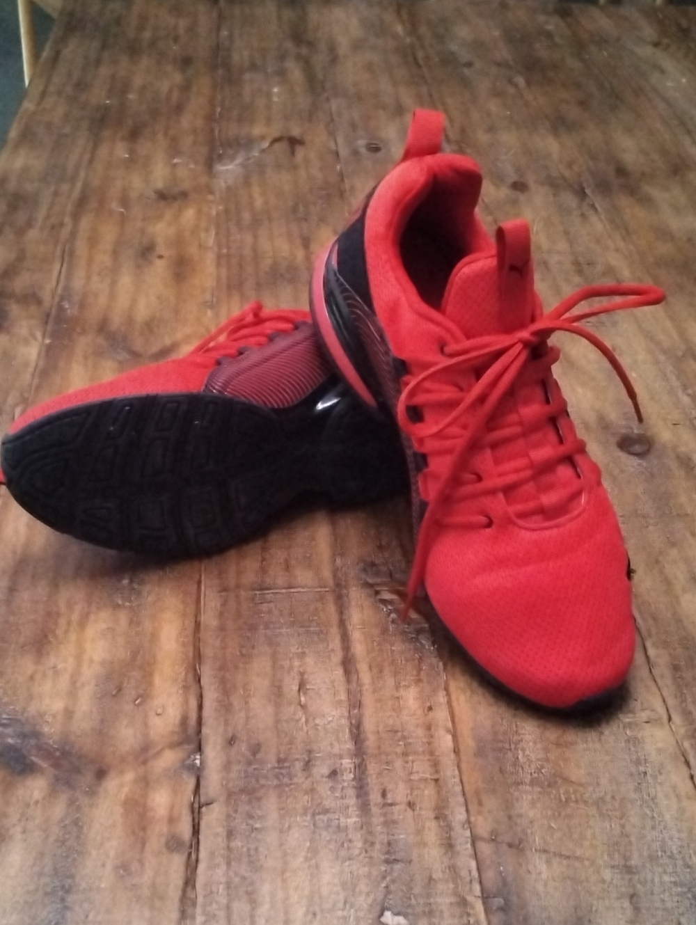 Men's Red Athletic Running Shoes - Lightweight Performance